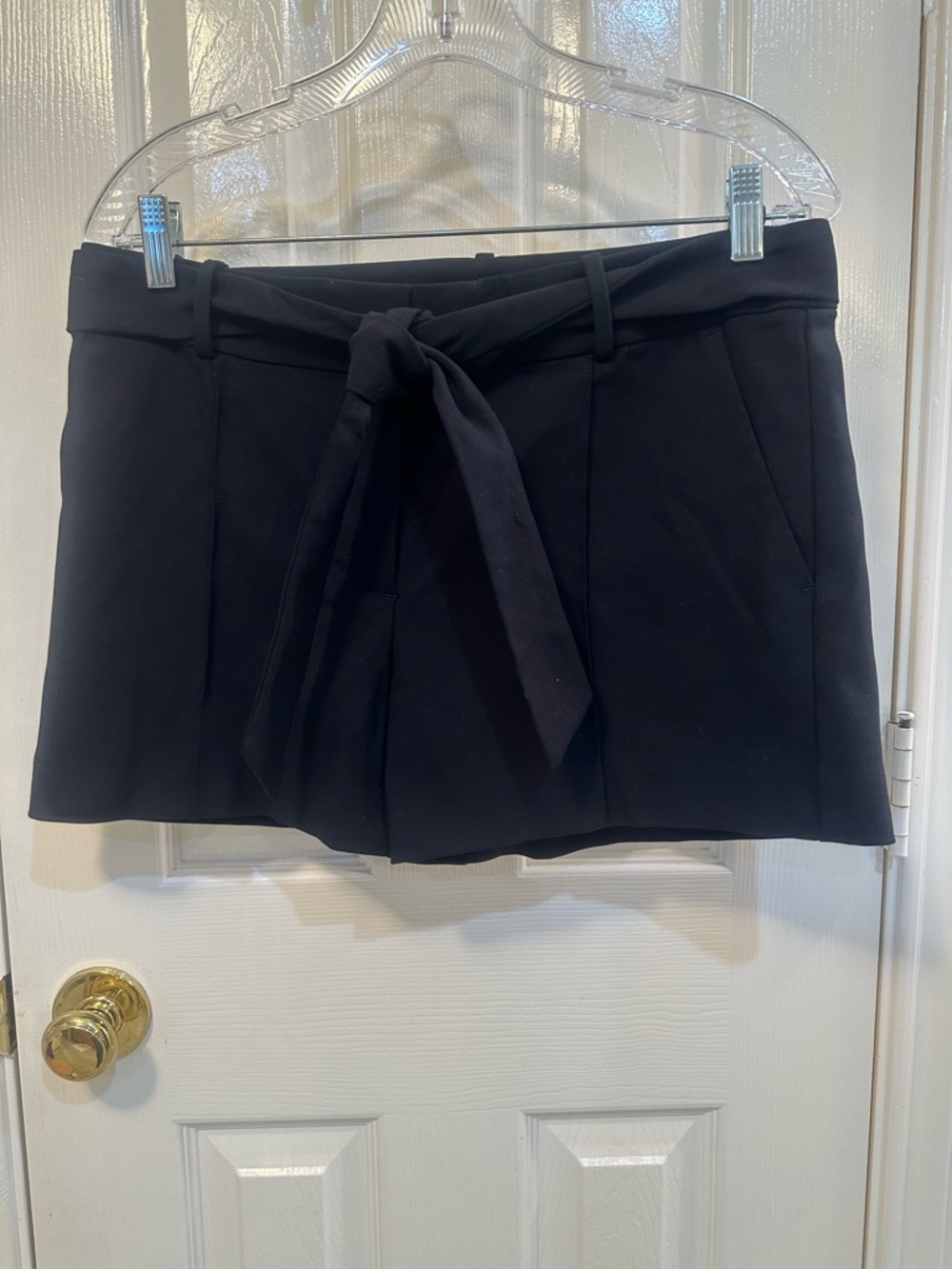 LOFT Black Riviera Tie Belt 4 Pocket Pintuck Stitch Detail Shorts - Size 6 - NWT - Picture 5 of 12